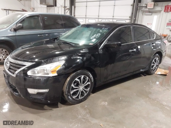 2015 Nissan Altima 2.5 with VIN 1N4AL3APXFN323224, listed as a IAAI auction lot 41703148 with 173,441 mi miles. Bid and sale history available at carsss.com. Image 2.