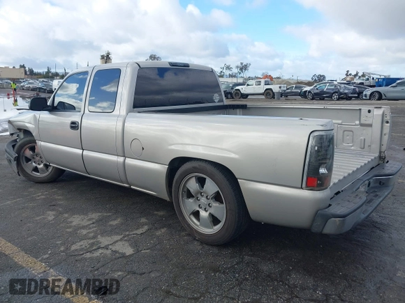 2005 Chevrolet Silverado 1500 LS with VIN 2GCEC19T651252136, listed as a IAAI auction lot 41579633 with 178,625 mi miles and . Bid and sale history available at DreamBid. Image 3.