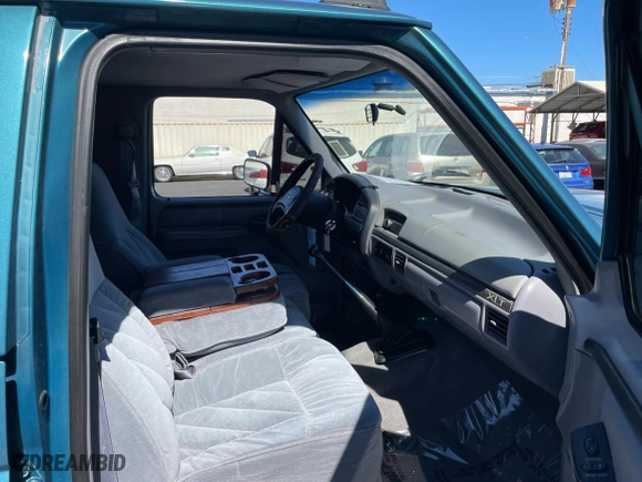 1994 Ford F-350 Crew Cab with VIN 1FTJW35F1REA51797, listed as a Copart auction lot 73572104 with NaN miles and Clean Title. Bid and sale history available at carsss.com. Image 5.