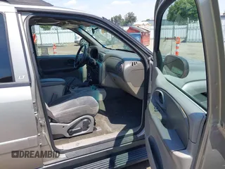 2003 Chevrolet TrailBlazer EXT LT with VIN 1GNES16S736233526, listed as a IAAI auction lot 42193747 with 197,471 mi miles. Bid and sale history available at carsss.com. Image 5.