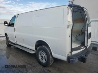 2022 GMC Savana Cargo z VIN 1GTW7AFP6N1143245, wystawiony jako Copart lot #46677755 z przebiegiem Nie podano mil oraz Tytuł czysty. Historia ofert i sprzedaży dostępna na DreamBid. Obrazek 2.