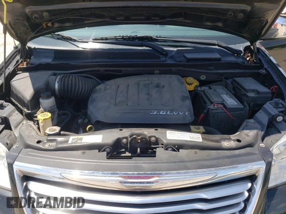 2015 Chrysler Town & Country Touring L z VIN 2C4RC1CG9FR574236, wystawiony jako Copart lot #57702925 z przebiegiem 87 453 mil mil oraz Szkoda całkowita • Salvage title. Historia ofert i sprzedaży dostępna na DreamBid. Obrazek 12.
