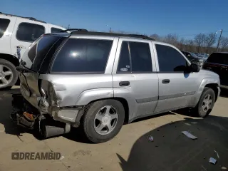 2004 Chevrolet TrailBlazer LS with VIN 1GNDT13S142283182, listed as a Copart auction lot 45105985 with 210,473 mi miles and Salvage Title. Bid and sale history available at carsss.com. Image 3.