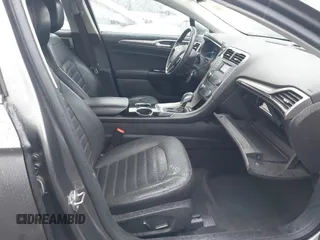 2013 Ford Fusion SE with VIN 3FA6P0HR3DR317713, listed as a IAAI auction lot 41825824 with 140,727 mi miles. Bid and sale history available at carsss.com. Image 5.