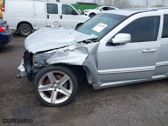 2007 Jeep Grand Cherokee SRT-8 with VIN 1J8HR78367C649237, listed as a IAAI auction lot 42019555 with 101,967 mi miles. Bid and sale history available at carsss.com. Image 18.