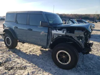 2023 Ford Bronco z VIN 1FMEE5DP0PLB15763, wystawiony jako Copart lot #45592725 z przebiegiem 26 672 mil mil oraz Szkoda całkowita • Salvage title. Historia ofert i sprzedaży dostępna na DreamBid. Obrazek 4.