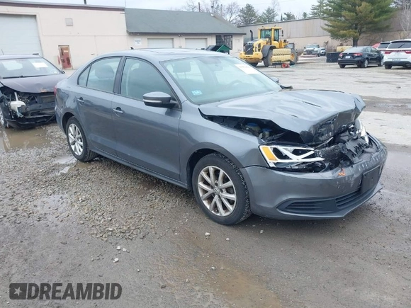 2011 Volkswagen Jetta SE with VIN 3VWDZ7AJ5BM377346, listed as a IAAI auction lot 41967856 with 139,475 mi miles and . Bid and sale history available at DreamBid. Image 1.