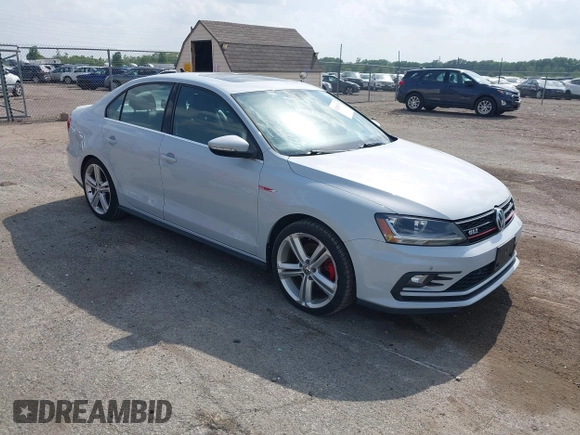 2017 Volkswagen Jetta GLI z VIN 3VW5T7AJ0HM338792, wystawiony jako IAAI lot #42285176 z przebiegiem 95 566 mil mil oraz . Historia ofert i sprzedaży dostępna na DreamBid. Obrazek 1.