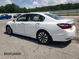 2017 Honda Accord Touring with VIN JHMCR6F7XHC023899, listed as a Copart auction lot 60900175 with 29,092 mi miles and Salvage title. Bid and sale history available at DreamBid. Image 2.
