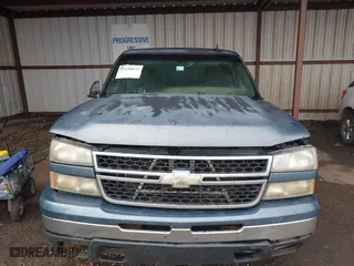 2006 Chevrolet Silverado 1500 LT1 with VIN 1GCEK19B86E186215, listed as a IAAI auction lot 41190630 with 394,548 mi miles. Bid and sale history available at carsss.com. Image 12.
