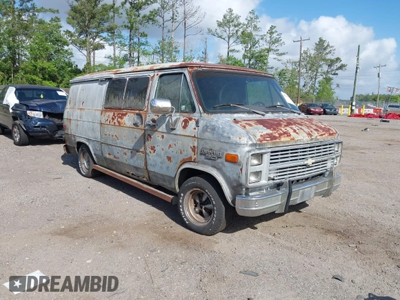 1983 Chevrolet Chevy Van z VIN 1GCEG25H7D7170543, wystawiony jako IAAI lot #41955600 z przebiegiem 49 027 mil mil oraz . Historia ofert i sprzedaży dostępna na DreamBid. Obrazek 1.