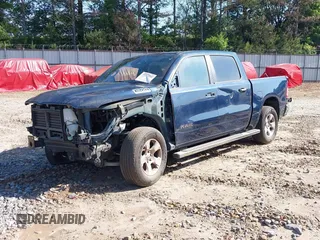 2019 Ram 1500 Big Horn z VIN 1C6RRFFG0KN909003, wystawiony jako IAAI lot #39513660 z przebiegiem 84 291 mil mil oraz . Historia ofert i sprzedaży dostępna na DreamBid. Obrazek 18.
