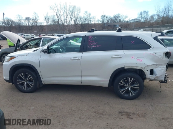 2017 Toyota Highlander LE with VIN 5TDBZRFH2HS409738, listed as a IAAI auction lot 41016417 with 150,417 mi miles and . Bid and sale history available at DreamBid. Image 14.