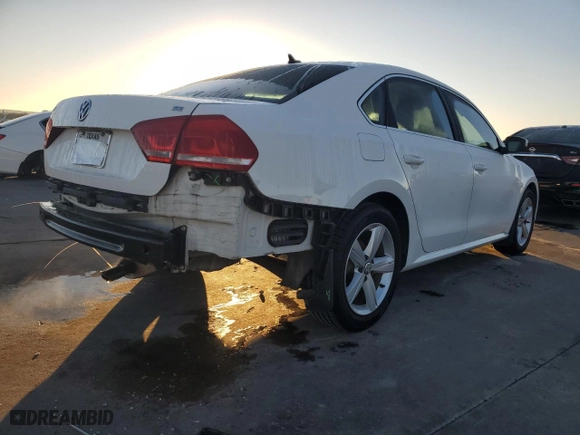2013 Volkswagen Passat SE w/Sunroof with VIN 1VWBH7A35DC085891, listed as a Copart auction lot 86818924 with 155,101 mi miles and Salvage Title. Bid and sale history available at carsss.com. Image 3.