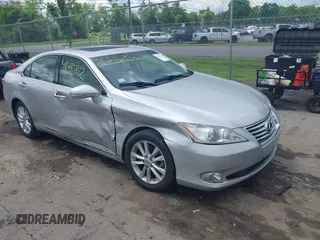 2012 Lexus ES 330 z VIN JTHBK1EG2C2497722, wystawiony jako IAAI lot #42335812 z przebiegiem 119 234 mil mil oraz . Historia ofert i sprzedaży dostępna na DreamBid. Obrazek 1.