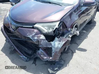 2018 Toyota RAV4 XLE z VIN 2T3WFREV2JW468231, wystawiony jako IAAI lot #42288978 z przebiegiem 109 779 mil mil oraz . Historia ofert i sprzedaży dostępna na DreamBid. Obrazek 6.