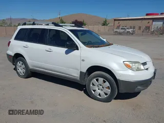 2006 Mitsubishi Outlander LS z VIN JA4LZ31F96U048101, wystawiony jako IAAI lot #42467493 z przebiegiem 182 940 mil mil oraz . Historia ofert i sprzedaży dostępna na DreamBid. Obrazek 1.