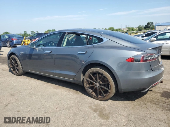 2013 Tesla Model S Performance с VIN 5YJSA1CP5DFP05260, выставлен на аукционе Copart как лот 62391945 с пробегом Не указан миль и Чистый • Clean title. История ставок и продаж доступна на DreamBid. Изображение 2.