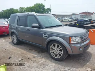 2011 Land Rover LR4 Lux z VIN SALAK2D44BA586974, wystawiony jako IAAI lot #42494039 z przebiegiem 165 171 mil mil oraz . Historia ofert i sprzedaży dostępna na DreamBid. Obrazek 1.