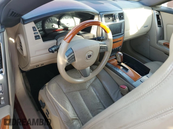 2008 Cadillac XLR z VIN 1G6YV36A685600464, wystawiony jako Copart lot #73890104 z przebiegiem Nie podano mil oraz Szkody całkowita. Historia ofert i sprzedaży dostępna na DreamBid. Obrazek 8.