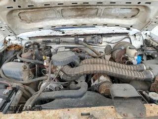 1997 Ford F-250 z VIN 3FTHF26H5VMA18931, wystawiony jako Copart lot #57015965 z przebiegiem 244 027 mil mil oraz Czysty tytuł • Clean title. Historia ofert i sprzedaży dostępna na DreamBid. Obrazek 11.