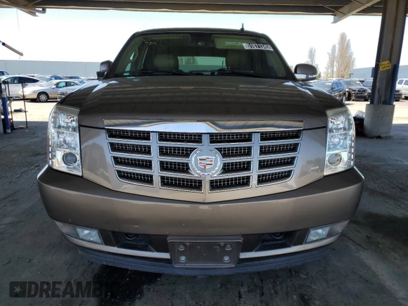 2012 Cadillac Escalade Luxury z VIN 1GYS4BEF1CR121362, wystawiony jako Copart lot #51871345 z przebiegiem 158 273 mil mil oraz Czysty tytuł • Clean title. Historia ofert i sprzedaży dostępna na DreamBid. Obrazek 5.
