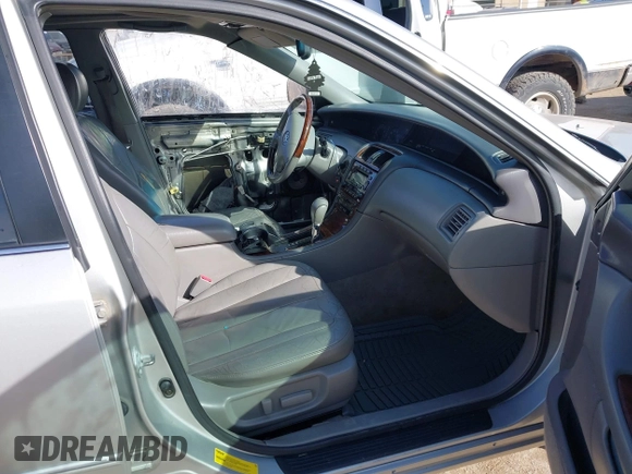 2003 Toyota Avalon XL z VIN 4T1BF28B43U323789, wystawiony jako IAAI lot #41416715 z przebiegiem 178 295 mil mil oraz . Historia ofert i sprzedaży dostępna na DreamBid. Obrazek 5.