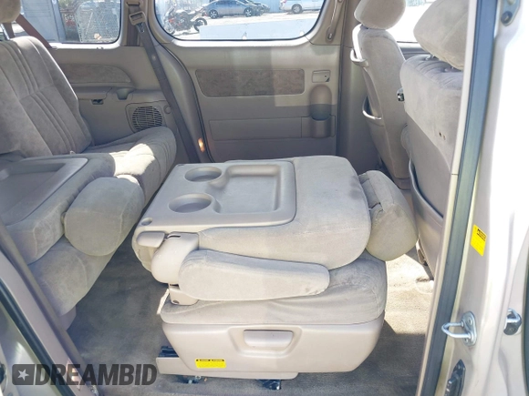 2003 Toyota Sienna LE with VIN 4T3ZF13C03U555015, listed as a IAAI auction lot 42202984 with 260,895 mi miles and . Bid and sale history available at carsss.com. Image 8.