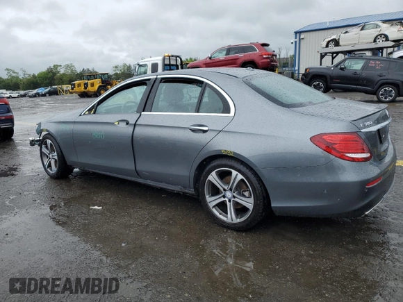 2017 Mercedes-Benz E 300 Luxury z VIN WDDZF4KB8HA108146, wystawiony jako Copart lot #58291275 z przebiegiem 96 000 mil mil oraz Szkoda całkowita • Salvage title. Historia ofert i sprzedaży dostępna na DreamBid. Obrazek 2.