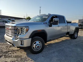 2022 GMC Sierra 3500HD Denali z VIN 1GT49WEY1NF311546, wystawiony jako Copart lot #69049904 z przebiegiem 32 844 mil mil oraz Szkody całkowita. Historia ofert i sprzedaży dostępna na DreamBid. Obrazek 1.