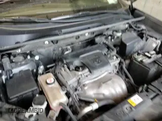 2017 Toyota RAV4 XLE z VIN JTMRFREV5HD201931, wystawiony jako Copart lot #71991135 z przebiegiem 117 696 mil mil oraz Szkoda całkowita • Salvage title. Historia ofert i sprzedaży dostępna na DreamBid. Obrazek 14.