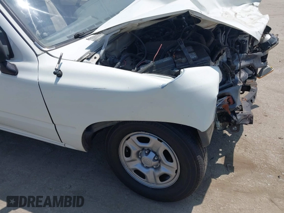 1992 Toyota Pickup z VIN JT4RN81A0N0090921, wystawiony jako IAAI lot #42465321 z przebiegiem 166 211 mil mil oraz . Historia ofert i sprzedaży dostępna na DreamBid. Obrazek 12.