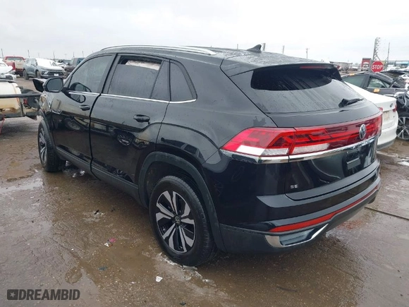 2024 Volkswagen Atlas Cross Sport 2.0T SE with VIN 1V2LE2CA7RC210703, listed as a IAAI auction lot 41281929 with 1 mi miles. Bid and sale history available at carsss.com. Image 3.
