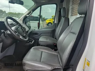 2018 Ford Transit z VIN 1FTYE1CM4JKA08195, wystawiony jako IAAI lot #42726983 z przebiegiem 131 936 mil mil oraz . Historia ofert i sprzedaży dostępna na DreamBid. Obrazek 1.