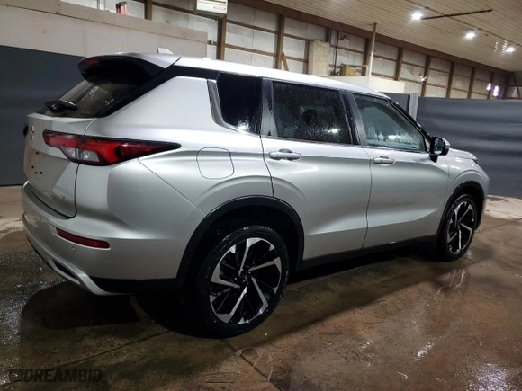 2024 Mitsubishi Outlander SE with VIN JA4J4VA88RZ059536, listed as a Copart auction lot 53949935 with 16,615 mi miles and Clean Title. Bid and sale history available at carsss.com. Image 3.