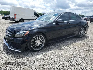 2016 Mercedes-Benz C 300 z VIN 55SWF4JB6GU131816, wystawiony jako Copart lot #57055565 z przebiegiem 105 184 mil mil oraz Szkoda całkowita • Salvage title. Historia ofert i sprzedaży dostępna na DreamBid. Obrazek 1.
