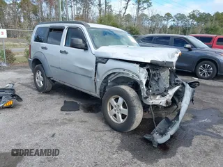 2007 Dodge Nitro SXT with VIN 1D8GT28K97W683073, listed as a IAAI auction lot 41123780 with 191,877 mi miles. Bid and sale history available at carsss.com. Image 1.