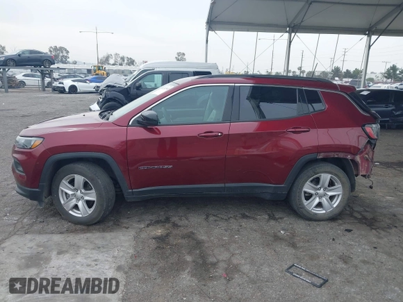 2022 Jeep Compass Latitude with VIN 3C4NJCBB8NT218393, listed as a IAAI auction lot 41712944 with 32,772 mi miles and . Bid and sale history available at carsss.com. Image 15.