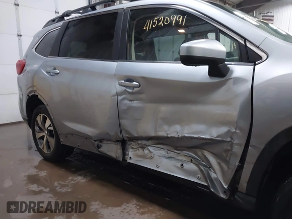 2021 Subaru Ascent Premium z VIN 4S4WMAFDXM3420217, wystawiony jako IAAI lot #41520991 z przebiegiem 54 782 mil mil oraz . Historia ofert i sprzedaży dostępna na DreamBid. Obrazek 6.