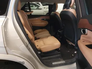 2016 Volvo XC90 T6 Inscription z VIN YV4A22PL7G1015431, wystawiony jako IAAI lot #41765381 z przebiegiem 83 471 mil mil oraz . Historia ofert i sprzedaży dostępna na DreamBid. Obrazek 8.
