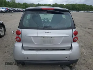 2008 Smart fortwo Pure z VIN WMEEJ31XX8K195221, wystawiony jako Copart lot #57217555 z przebiegiem 54 525 mil mil oraz Tytuł czysty. Historia ofert i sprzedaży dostępna na DreamBid. Obrazek 6.