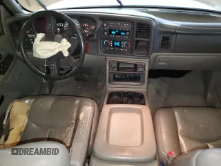 2004 GMC Yukon SLE with VIN 1GKEK13TX4J244318, listed as a Copart auction lot 82329764 with 172,216 mi miles and Salvage Title. Bid and sale history available at carsss.com. Image 8.