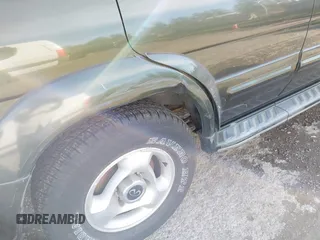 1997 Infiniti QX4 z VIN JNRAR05Y3VW000457, wystawiony jako IAAI lot #41714875 z przebiegiem 302 199 mil mil oraz . Historia ofert i sprzedaży dostępna na DreamBid. Obrazek 6.