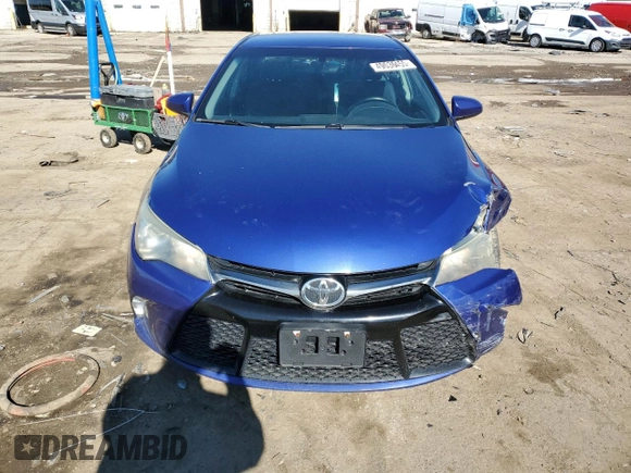2015 Toyota Camry XLE with VIN 4T1BF1FK3FU951263, listed as a Copart auction lot 49636455 with 151,989 mi miles and Clean Title. Bid and sale history available at carsss.com. Image 5.