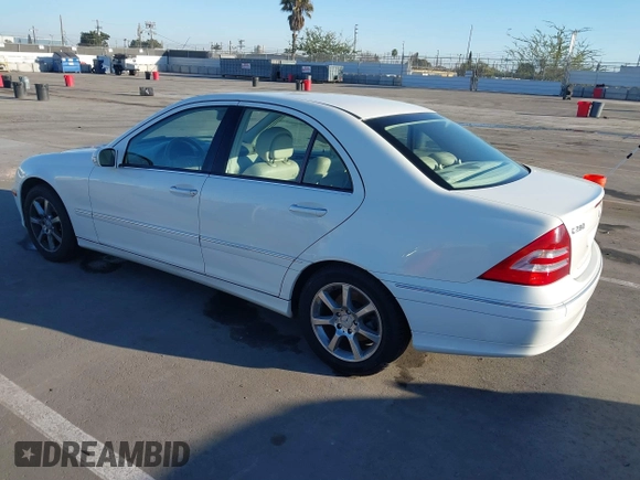 2007 Mercedes-Benz C 280 Luxury z VIN WDBRF54H47A945054, wystawiony jako IAAI lot #41670980 z przebiegiem 119 148 mil mil oraz . Historia ofert i sprzedaży dostępna na DreamBid. Obrazek 3.