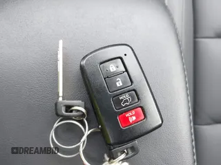 2017 Toyota RAV4 Limited z VIN JTMDJREV0HD140223, wystawiony jako IAAI lot #42192770 z przebiegiem 67 377 mil mil oraz . Historia ofert i sprzedaży dostępna na DreamBid. Obrazek 11.