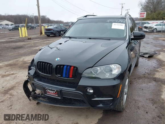 2013 BMW X5 xDrive50i с VIN 5UXZV8C54DL426713, выставлен на аукционе IAAI как лот 41742982 с пробегом 103 208 миль миль и . История ставок и продаж доступна на DreamBid. Изображение 17.