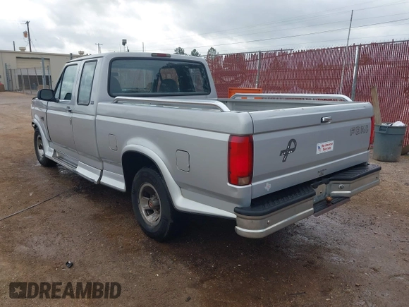 1996 Ford F-150 with VIN 1FTEX15H6TKA38105, listed as a IAAI auction lot 41936330 with 198,732 mi miles. Bid and sale history available at carsss.com. Image 3.