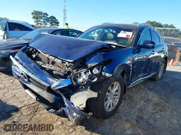 2017 Infiniti QX70 z VIN JN8CS1MW4HM410093, wystawiony jako IAAI lot #41232717 z przebiegiem 46 717 mil mil oraz . Historia ofert i sprzedaży dostępna na DreamBid. Obrazek 17.