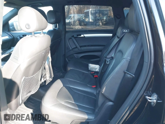 2014 Audi Q7 3.0T S line Prestige with VIN WA1DGAFE5ED013147, listed as a IAAI auction lot 41432296 with 121,861 mi miles. Bid and sale history available at carsss.com. Image 8.